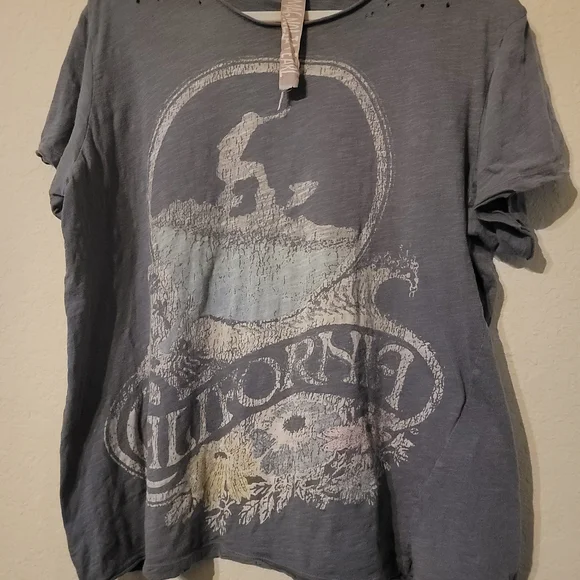 Magnolia Pearl Cali's Surfs Up Tee - Picture 2 of 3